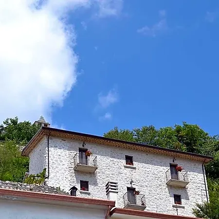 La Casa Vecchia Nocleg ze śniadaniem 3*