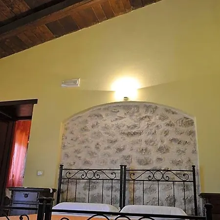 לינה וארוחת בוקר La Casa Vecchia 3*