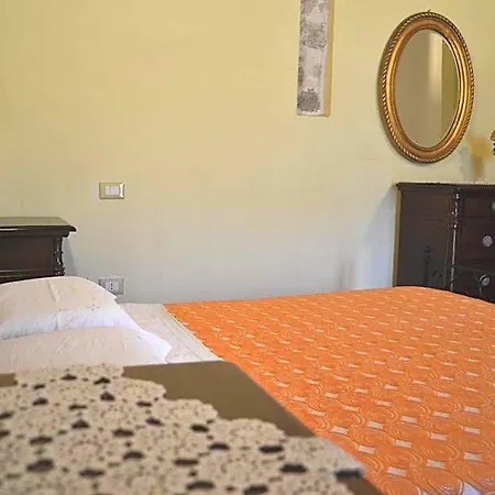 לינה וארוחת בוקר La Casa Vecchia 3*