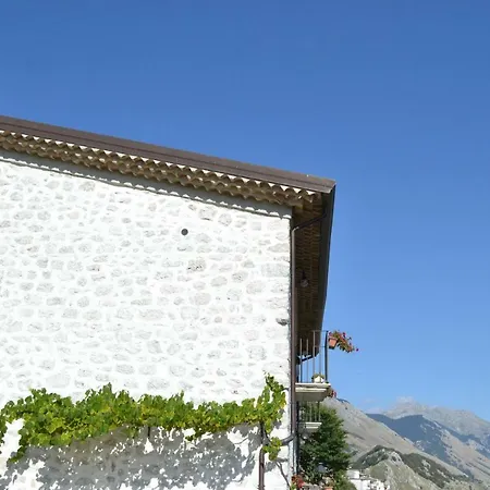 La Casa Vecchia Bed & Breakfast *