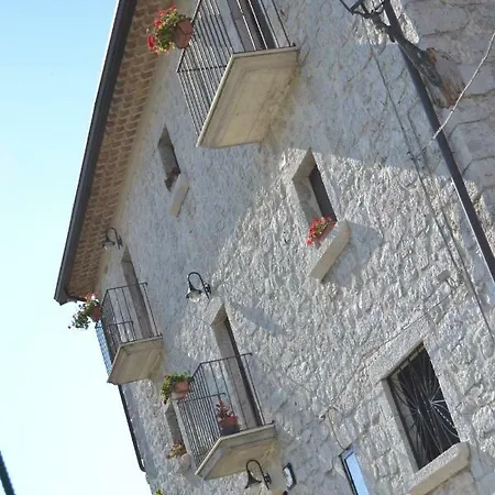 La Casa Vecchia Nocleg ze śniadaniem 3*
